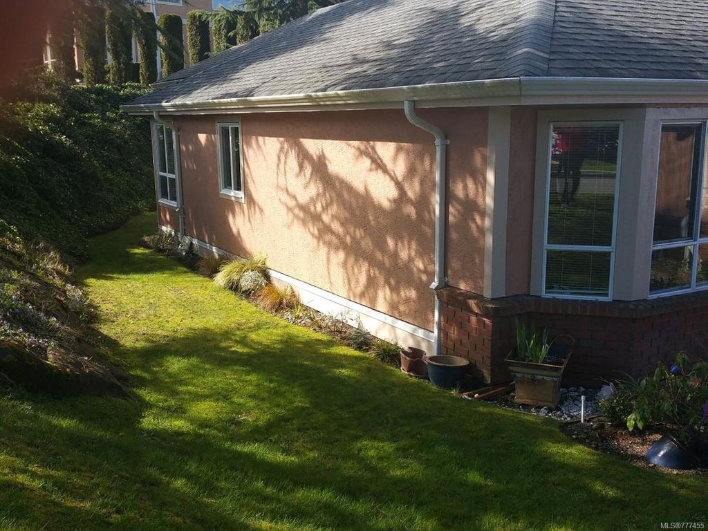 listing image 16046370192405476897