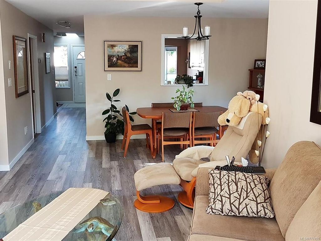 listing image 16046833933164184683