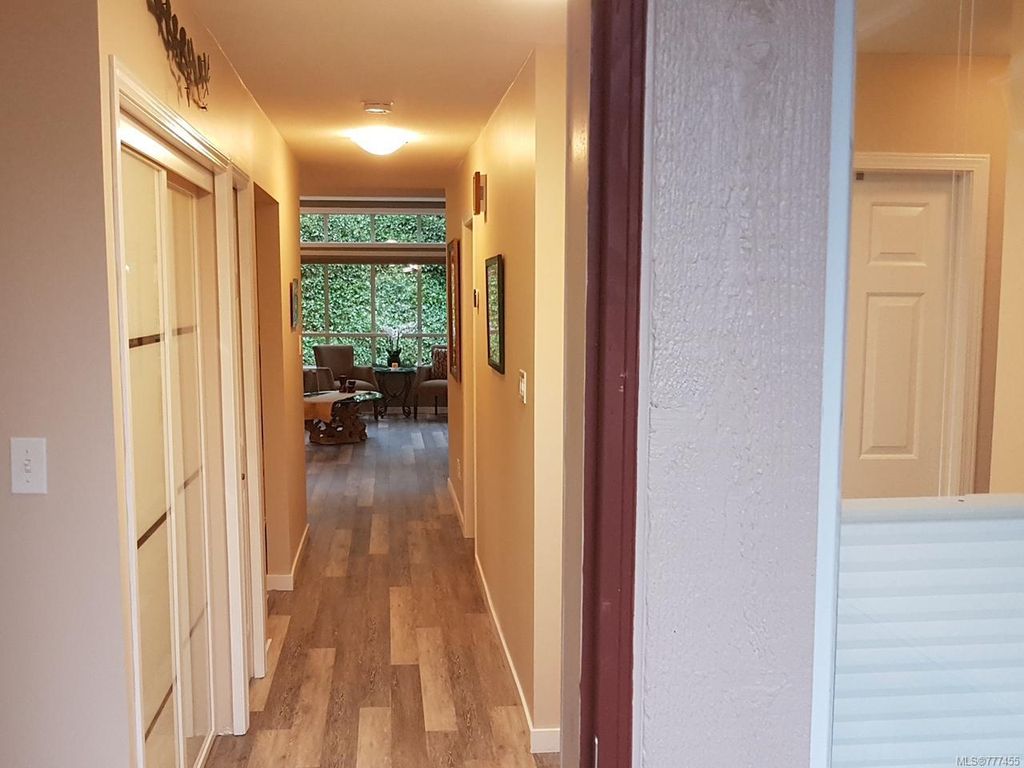 listing image 16049511485532691417