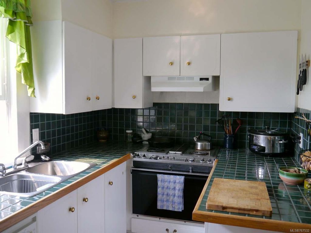 listing image 16049626546501784890