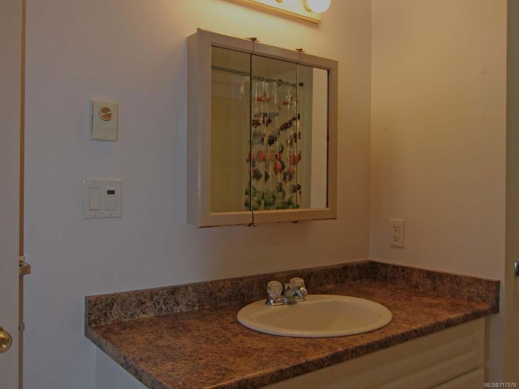 listing image 16045395185392169154