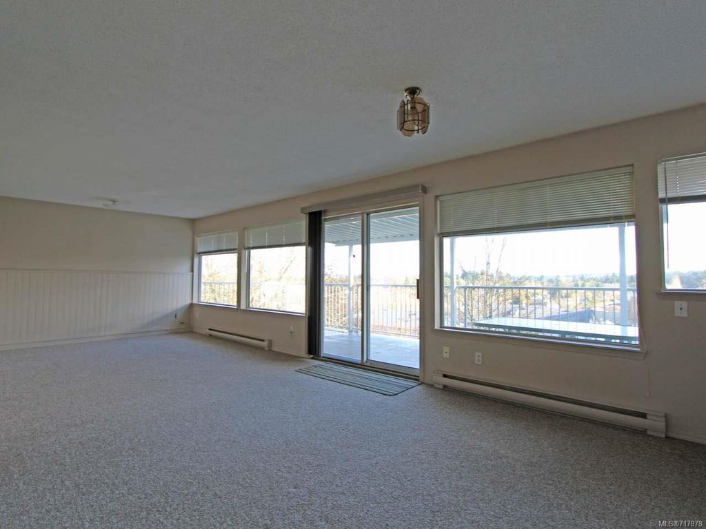 listing image 16042329736854742546