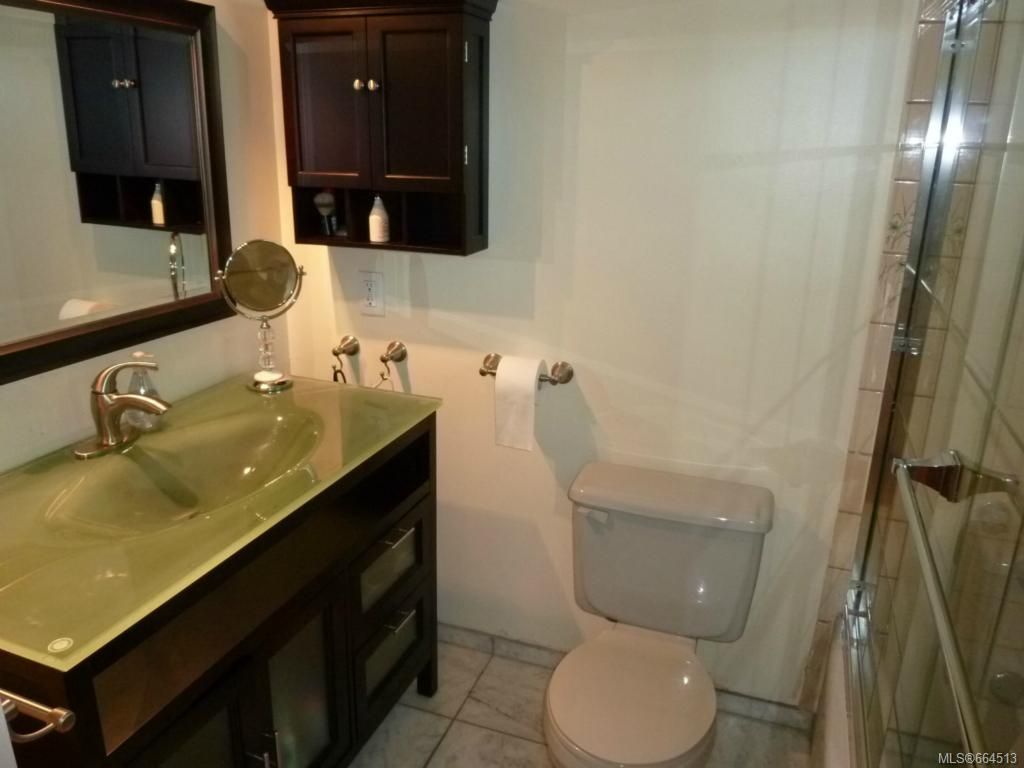 listing image 16048615463012470376