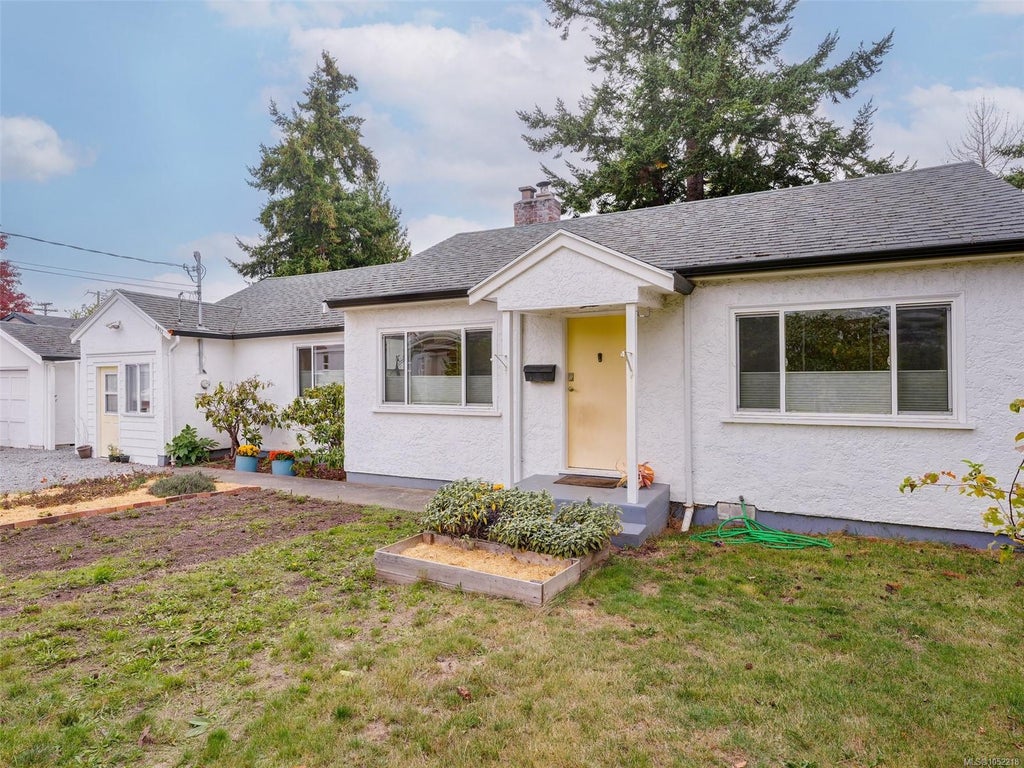 4012 RAYMOND ST N, SAANICH, BC V8Z 4K8 - Image 2080262236.jpeg?d=l