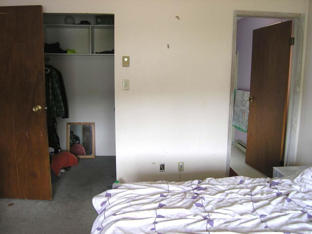 listing image 16044890646243399043