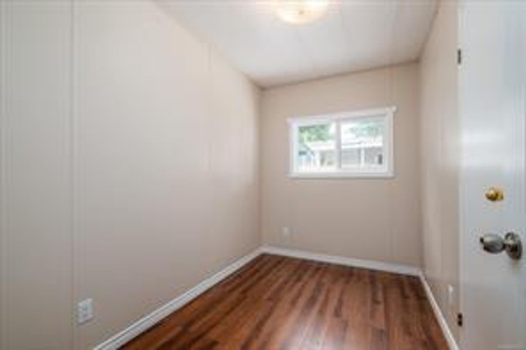 listing image 16040507543656386594