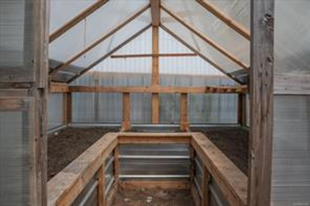 listing image 16041163425090173938