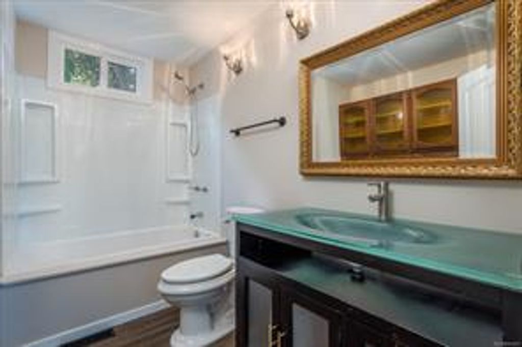 listing image 16049132280616257518