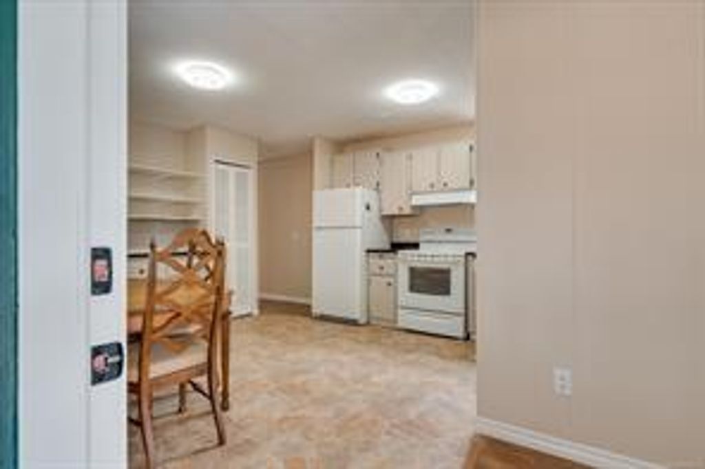 listing image 16043653466141379073