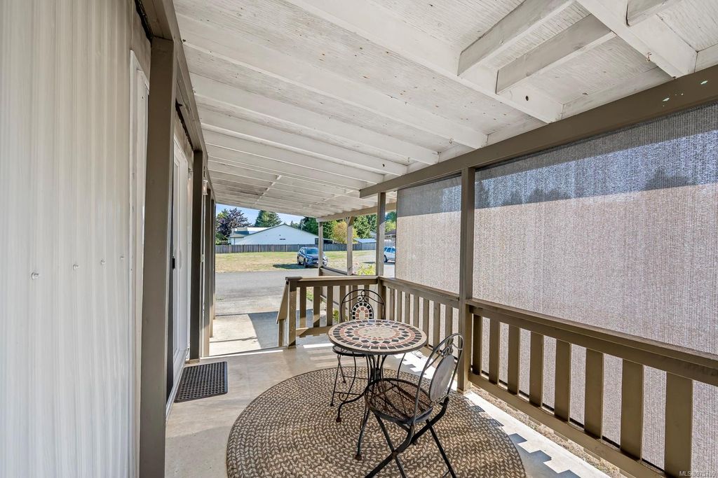 listing image 16048122947213303287