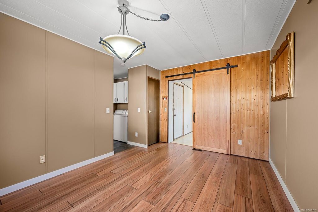 listing image 16040020665086441306