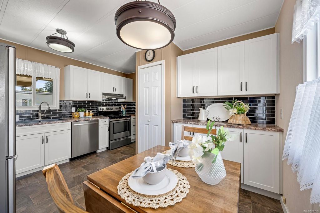 listing image 16046118273132545717