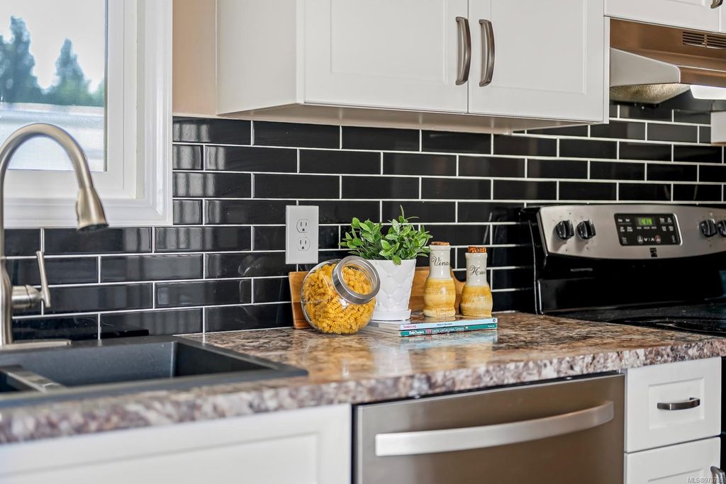 listing image 16044634273419294616