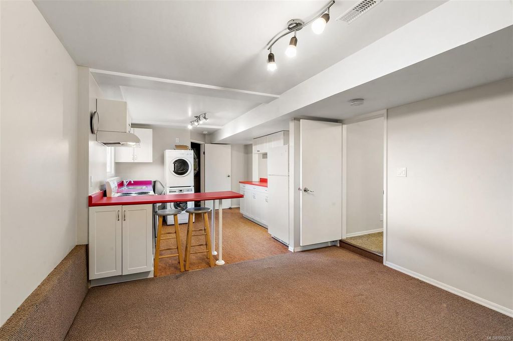 listing image 16042140057899697113