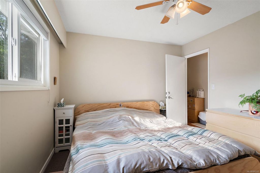 listing image 16042115031863535332