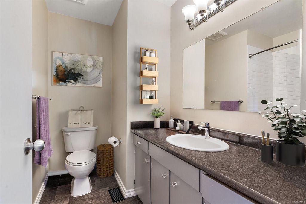 listing image 16045443603063537584