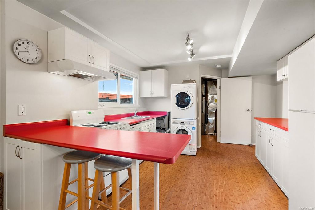 listing image 16044641947989407633