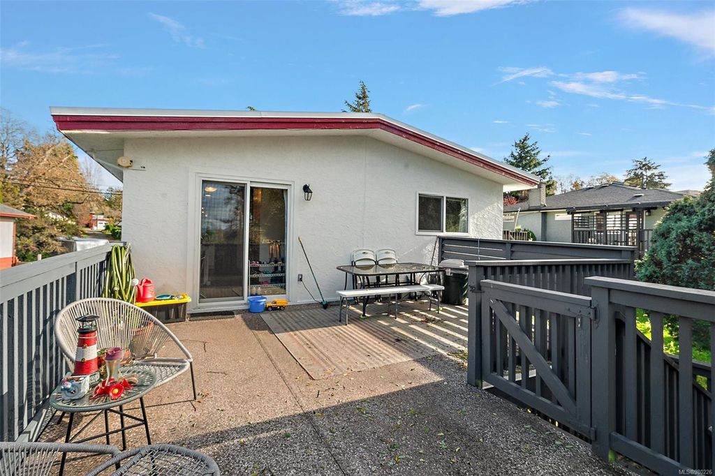 listing image 16042133096323335480