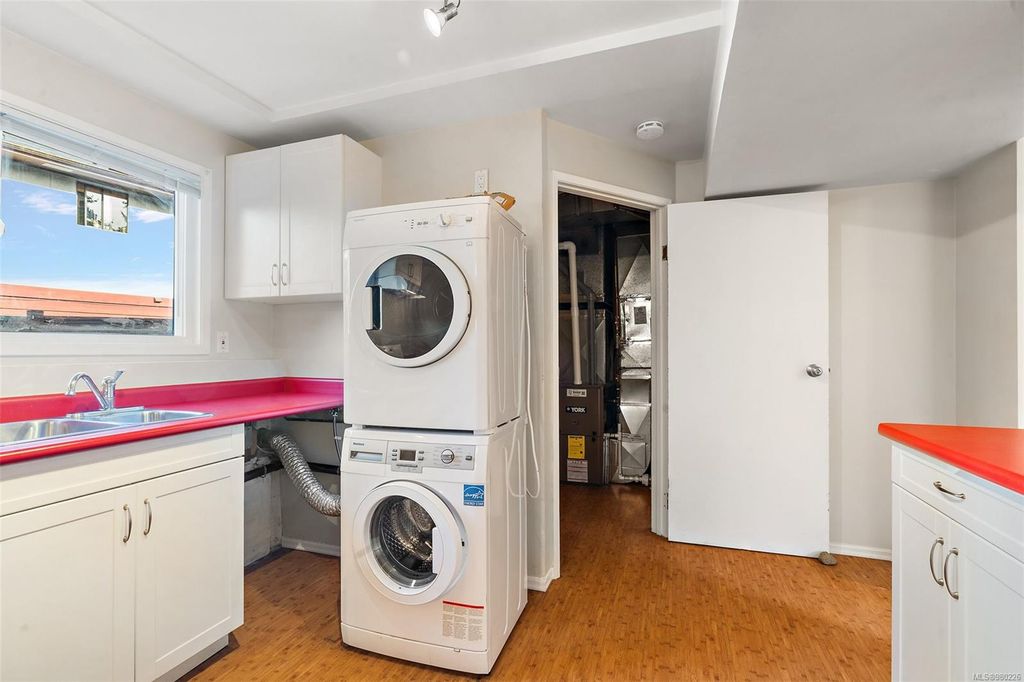 listing image 16040243724493922645