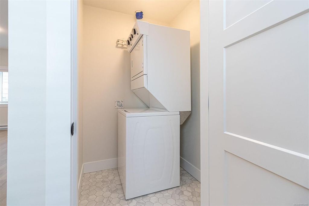 listing image 16047600274855048152