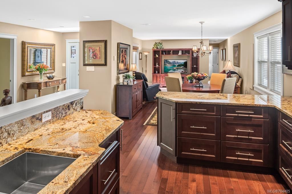 listing image 16048635419115379398