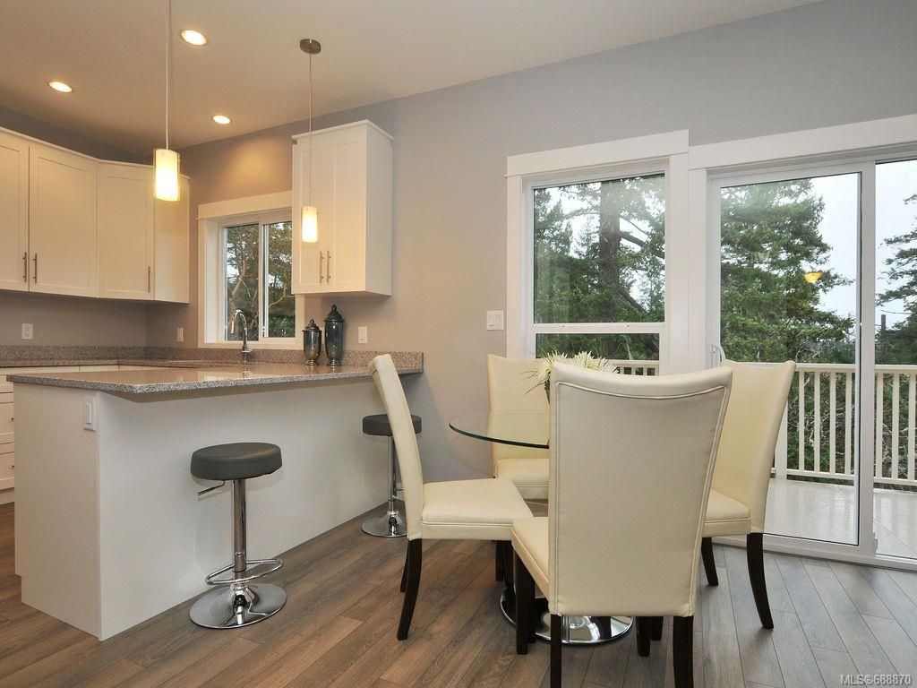 listing image 16047427637802736555