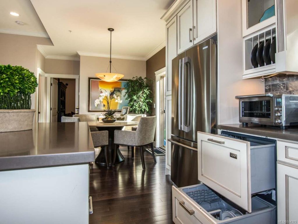listing image 16045541250254112052