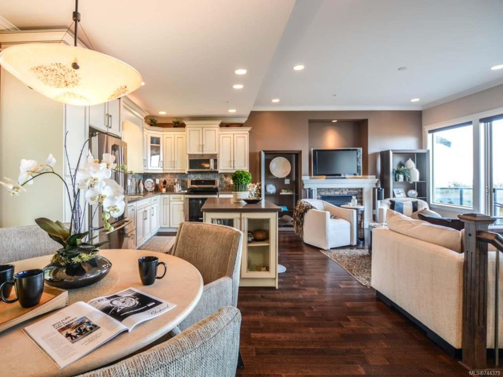 listing image 16049057838993880604