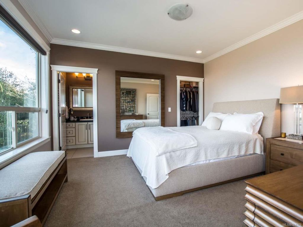 listing image 16045381258611464816