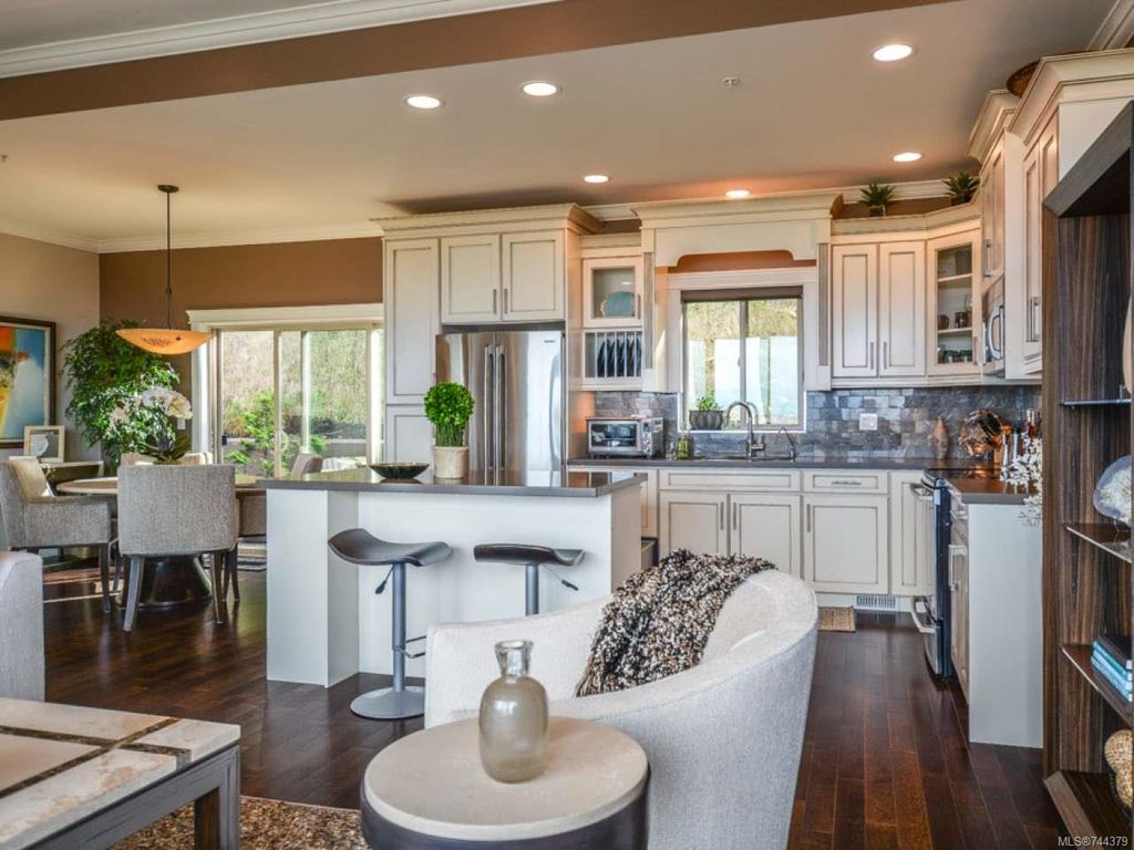 listing image 16040674960351919453