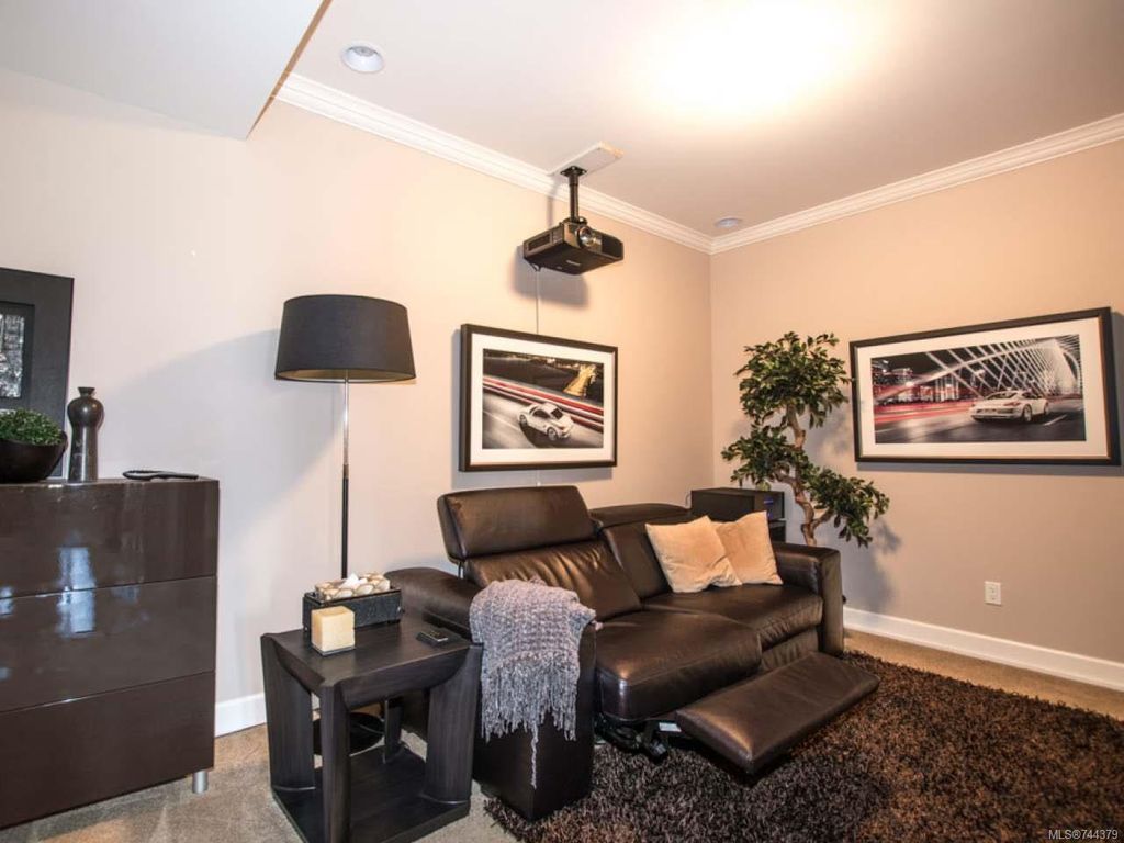listing image 16043626734467783998