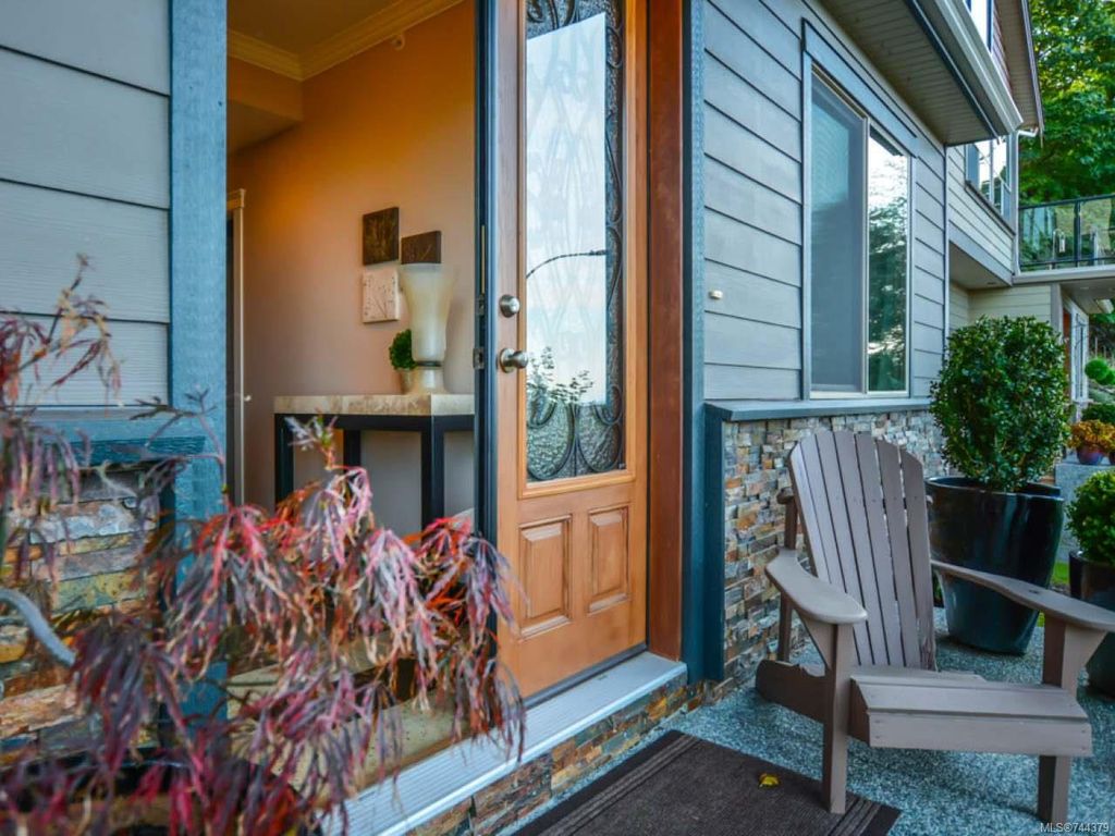 listing image 16045594022164026309