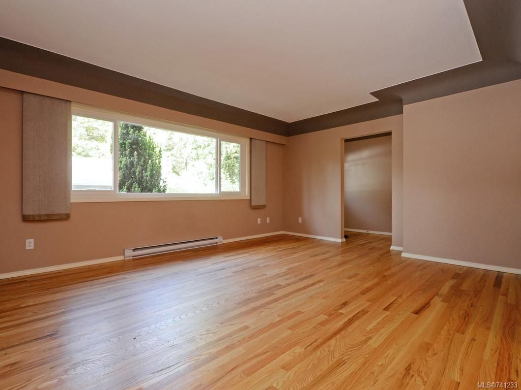 listing image 16049425987025895379