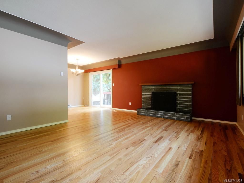 listing image 16041004722459382703