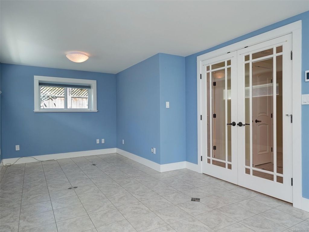 listing image 16040865453052498790