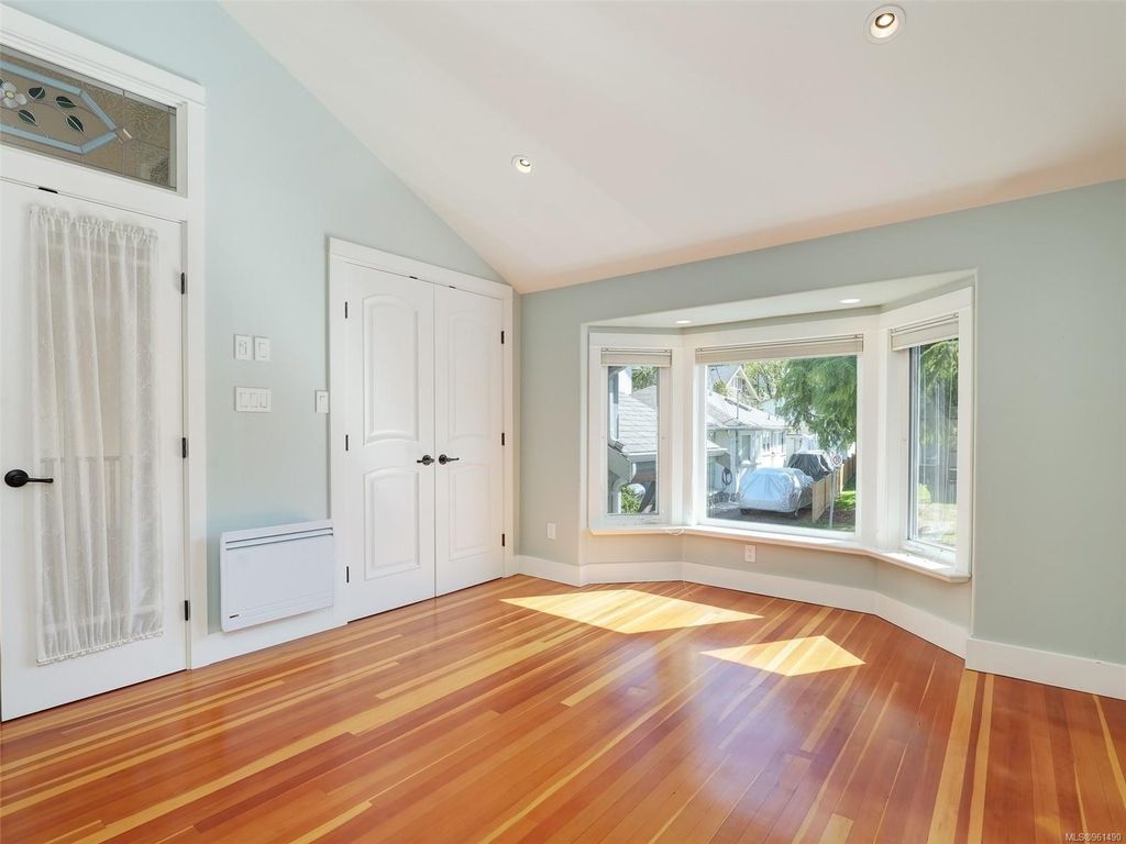 listing image 16049806697955170842