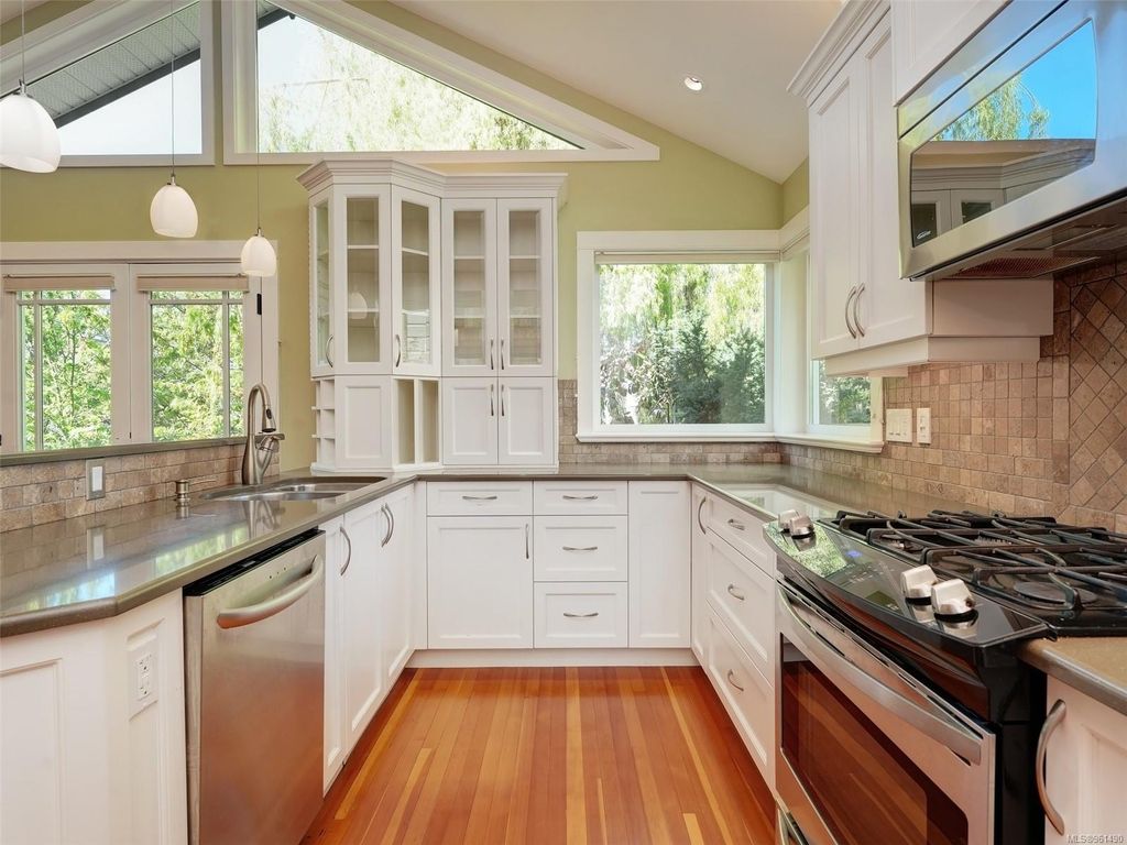 listing image 16040913378930300504