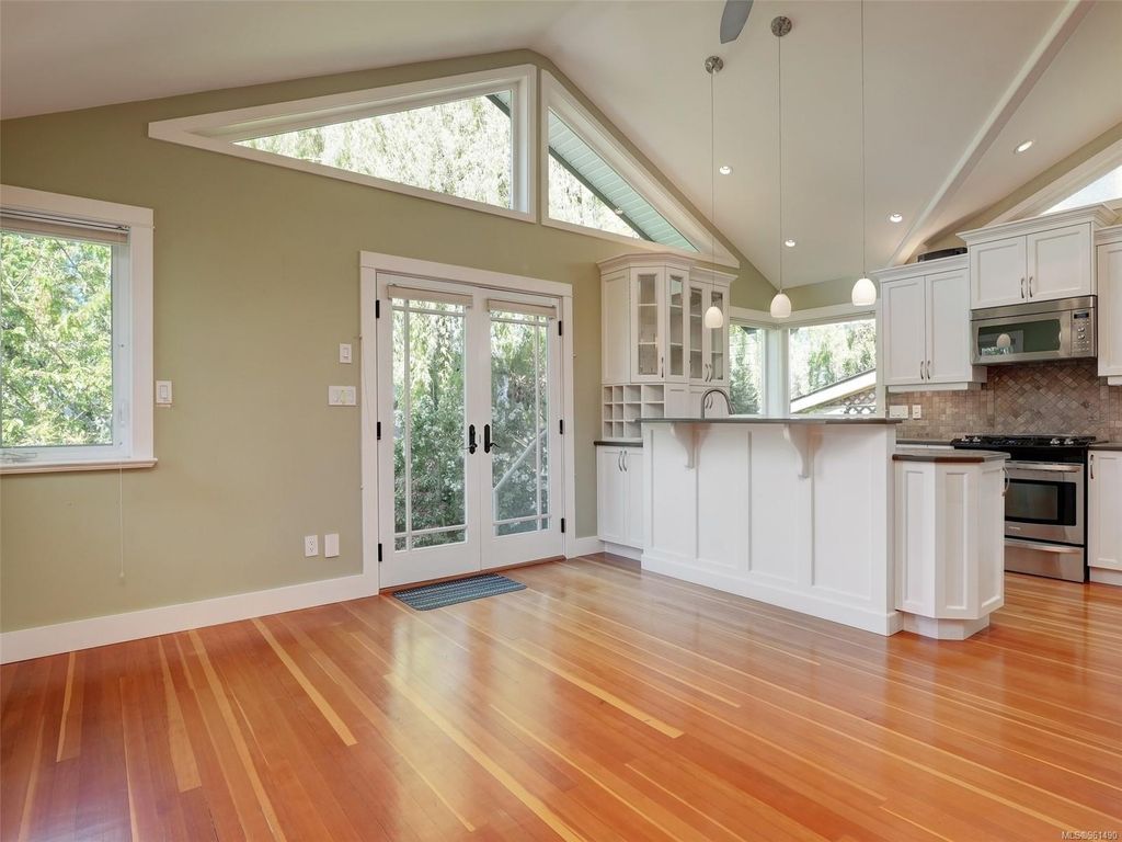 listing image 16044323022429135108