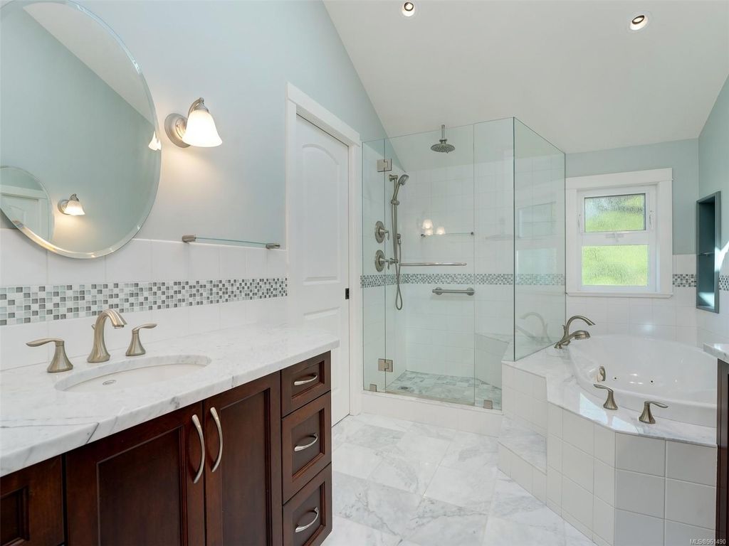 listing image 16045725424835716503