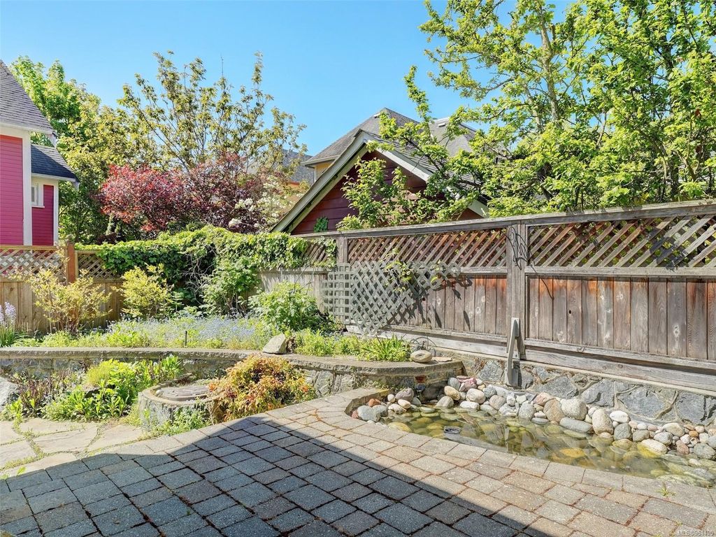 listing image 16046962390590807348