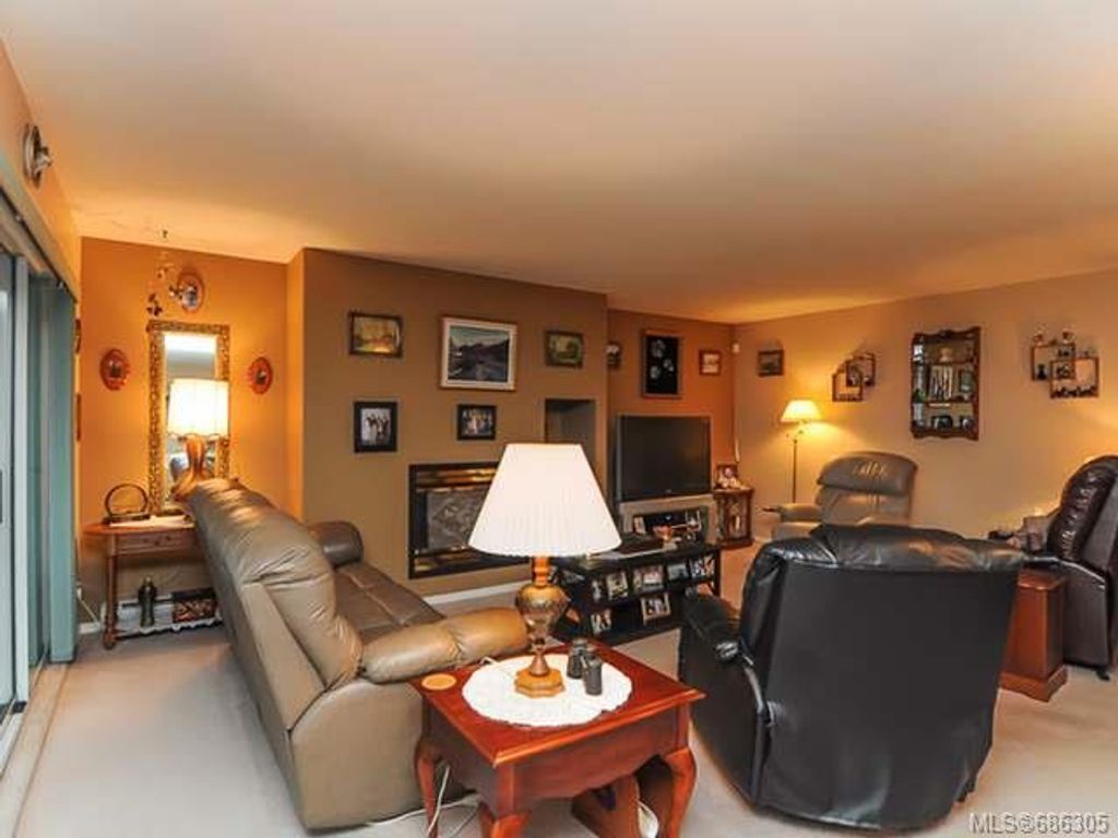 listing image 16046722997302225957