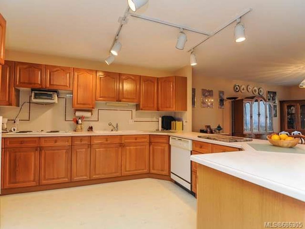 listing image 16042680677261534470