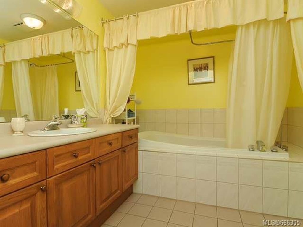 listing image 16049735828577814187