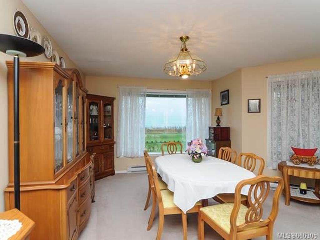 listing image 16043933893211916497