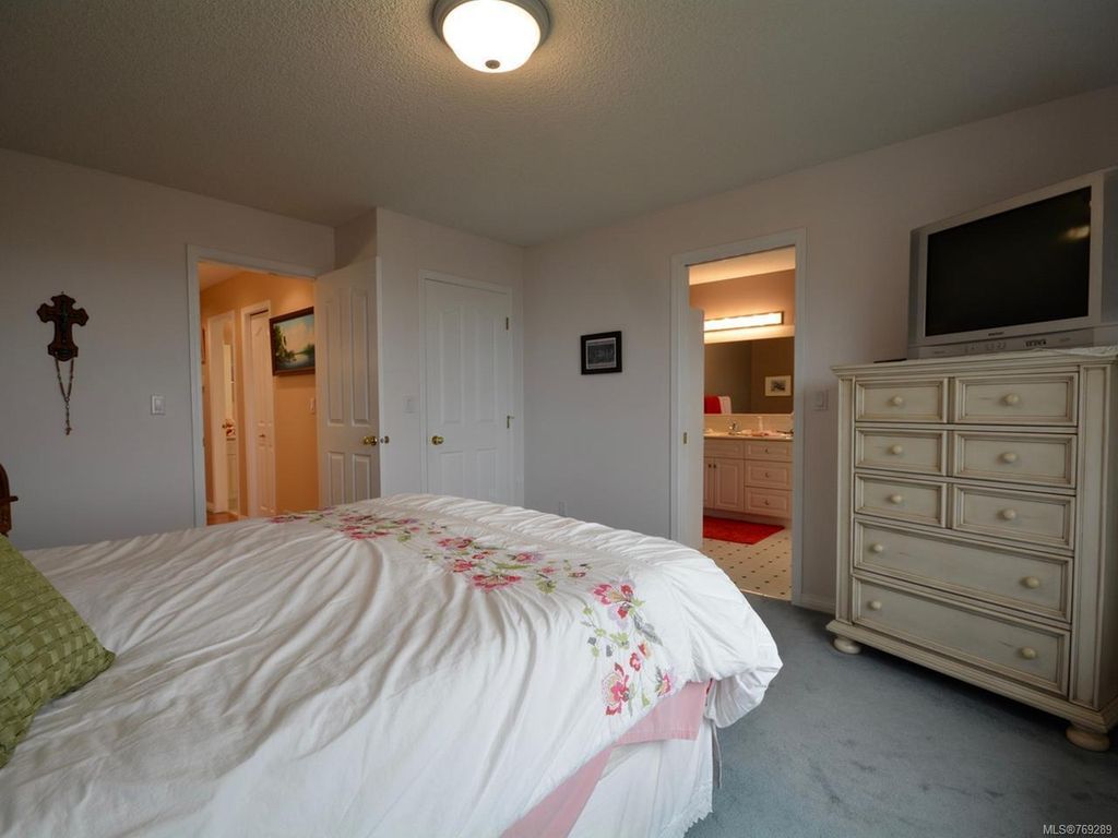 listing image 16048665761807814200