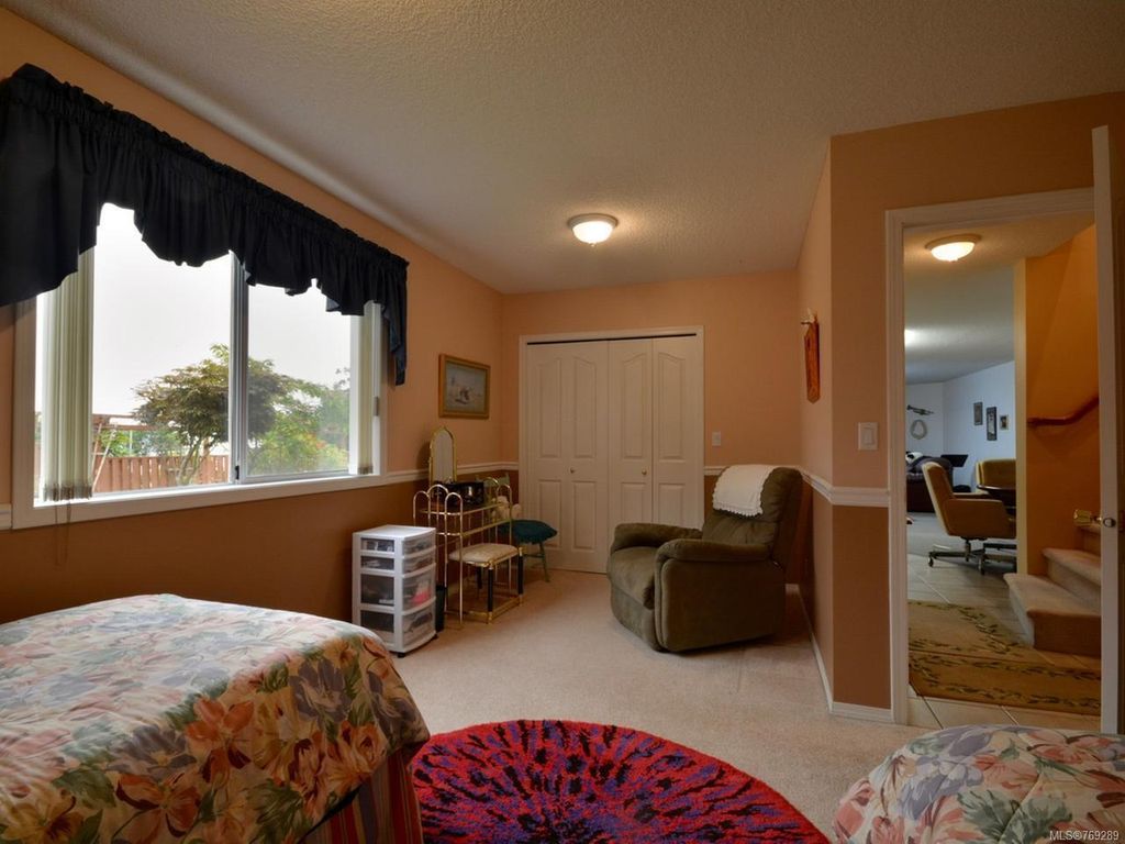 listing image 16046697816534304453