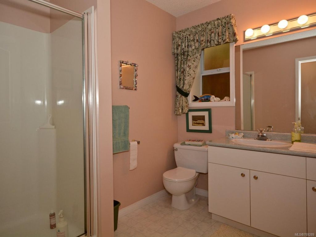 listing image 16041912944765429115