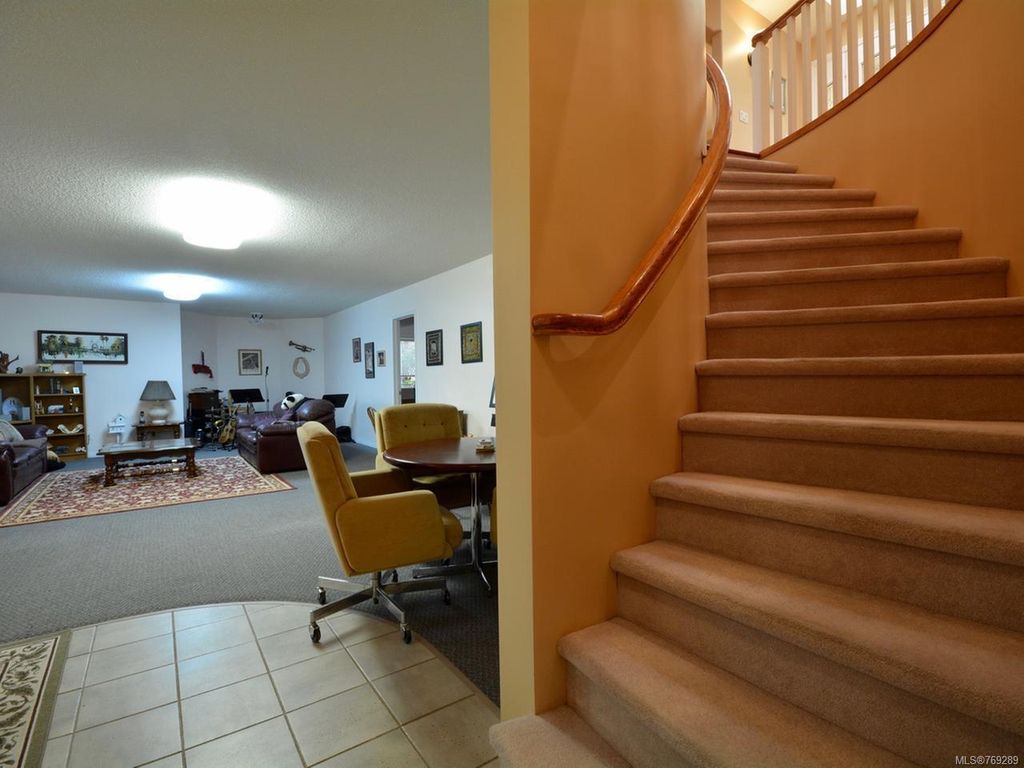 listing image 16048779950902820014