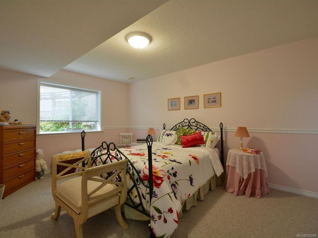 listing image 16047522655874975594