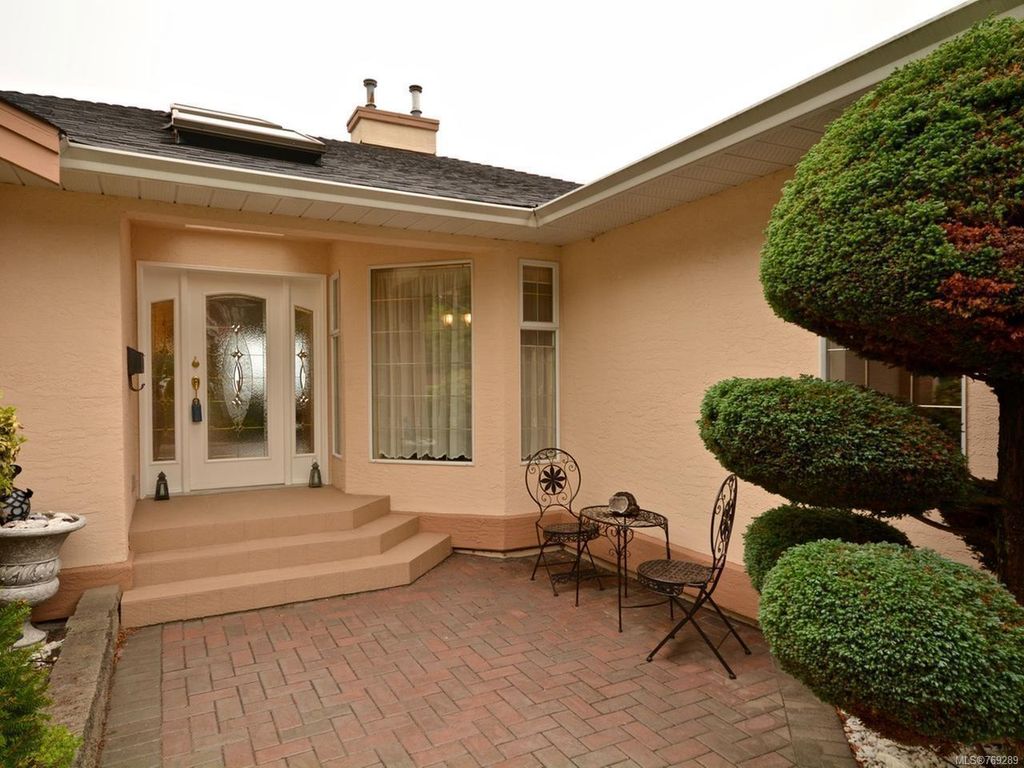 listing image 16049514216050113178